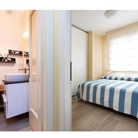 Domus Aurora Apartment *