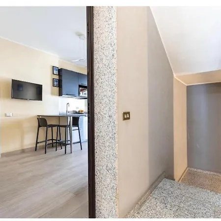 Domus Aurora Apartment *